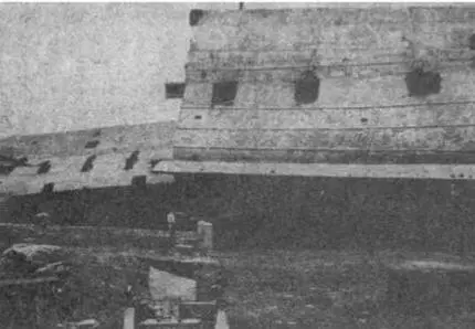 Фрагменты корпуса Мутсу поднятые из воды в 1972 г судоподъемной фирмой - фото 83