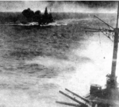 Линкор Фусо в годы Второй мировой войны Соединение Насимуры продолжало идти - фото 32