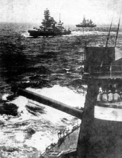 Линейные корабли Японии в походе вверху и в базе Конец 1930х гг Вечером - фото 55
