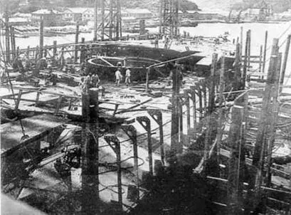 Линейный корабль Ямаширо во время постройки в 19141915 гг - фото 87
