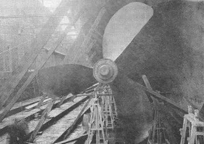 Броненосец Шарль Мартель в доке Салу Декабрь 1896 г Корабль легко кренится - фото 16