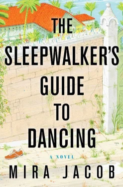 Mira Jacob The Sleepwalker's Guide to Dancing обложка книги