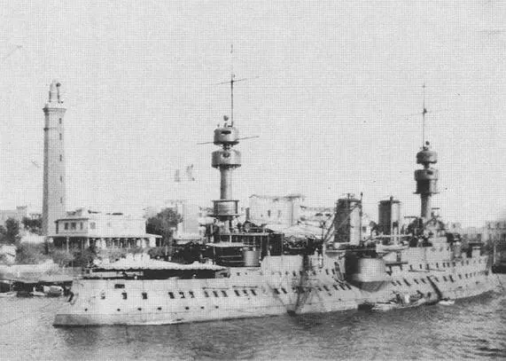 В ПортСаиде в августе 1915 г и в 1918 г На стоянке после вывода из - фото 113
