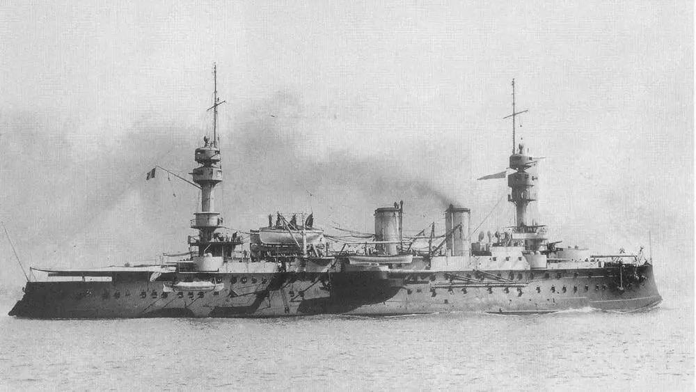 Жорегибери выходит море Рейд Тулона 1898 г На рейде Тулона в день - фото 84