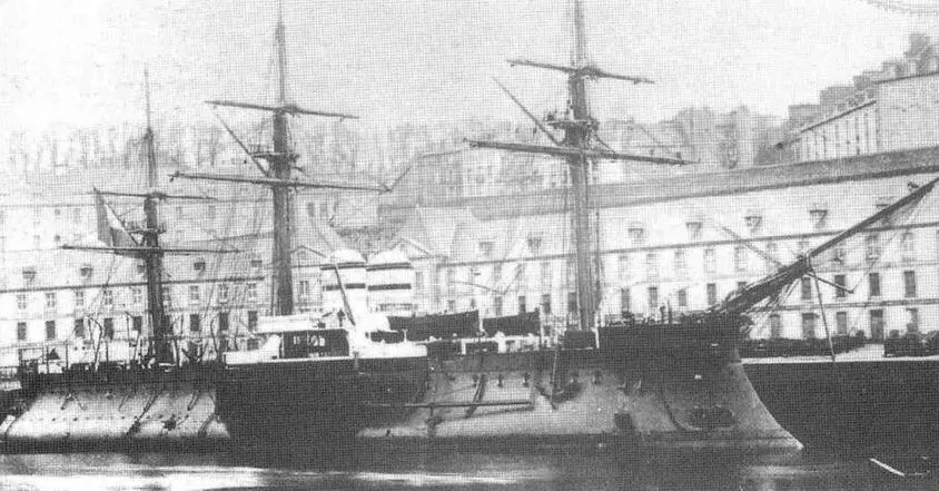 Броненосец Девастасьон в 1880е гг Кормовая штурманская рубка на - фото 62