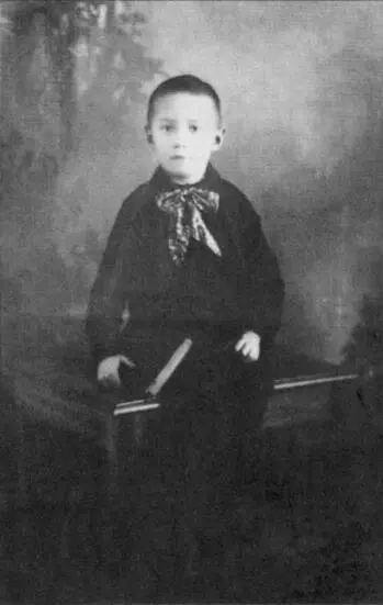 Борис Корнилов Пять лет ИРЛИ Редкая фотография Семья Корниловых - фото 9