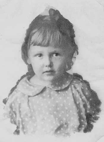 Ира дочь Люси и Бориса Корнилова Довоенная фотография Из личного архива И - фото 28