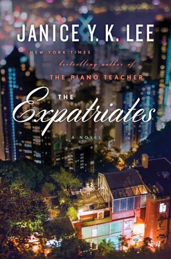 Janice Lee The Expatriates обложка книги