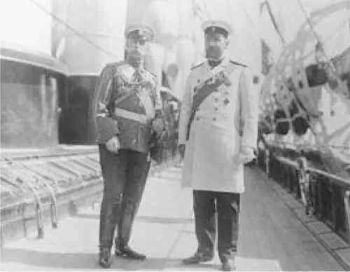 П А Столыпин и Министр Двора Барон Фредерике на Штандарте Рига 1910 г - фото 32