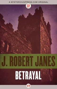 J. Janes Betrayal обложка книги