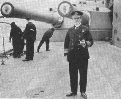 Вицеадмирал Д Стерди на палубе Геркулеса Ютландский бой 1916 г На - фото 47
