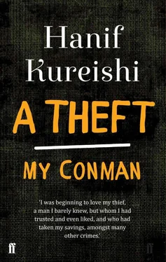 Hanif Kureishi A Theft: My Con Man обложка книги