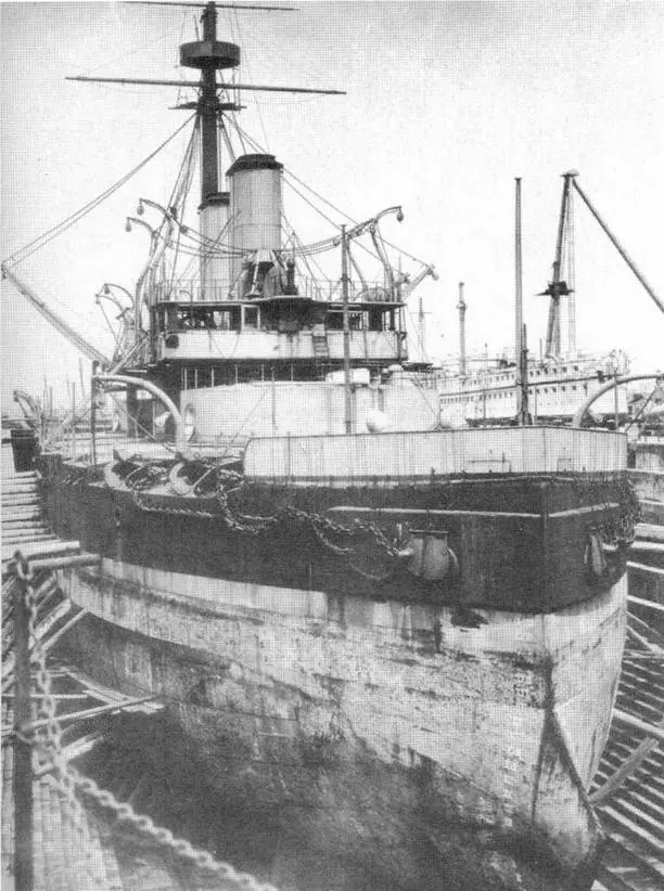 Dreadnought в доке во время ремонта в 1894 г и в 1899 г как корабль - фото 83