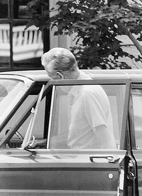 В газетах появились статьи Associated Press разослала статью со снимками по - фото 153