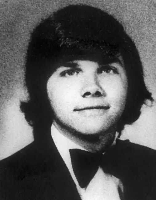 Марк Дэвид Чэпмен Этот кретин Чэпмен застреливший Джона Леннона сказал что - фото 158
