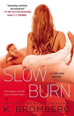 K. Bromberg Slow Burn обложка книги