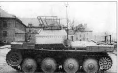 Разведывательный танк модели Aufklarungspanzer 38t SdKfz1401 во дворе - фото 62