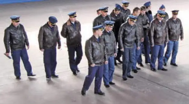 Пеший полетному летчики групп 7 на переднем плане и 0 правее - фото 55