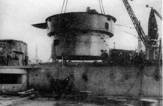 Бархэм у достроечной стенки 9 марта 1915 г Работы по монтажу приборов были - фото 8