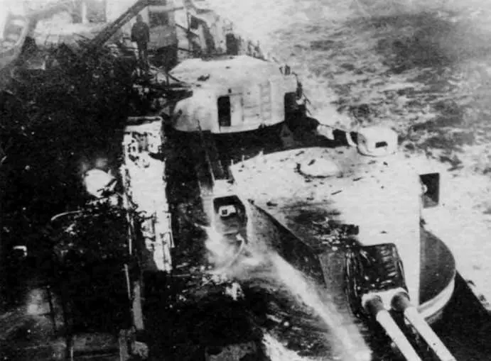 Конте ди Кавур во время учебных стрельб С корабля произведен залп из орудий - фото 30