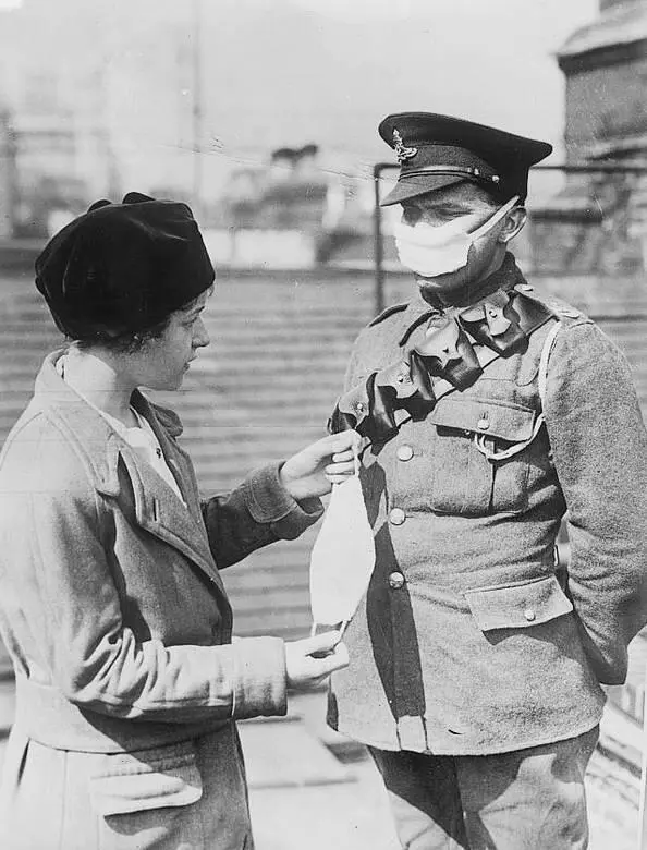 20 Респиратор для британских солдат 1915 г Library of Congress Prints and - фото 51