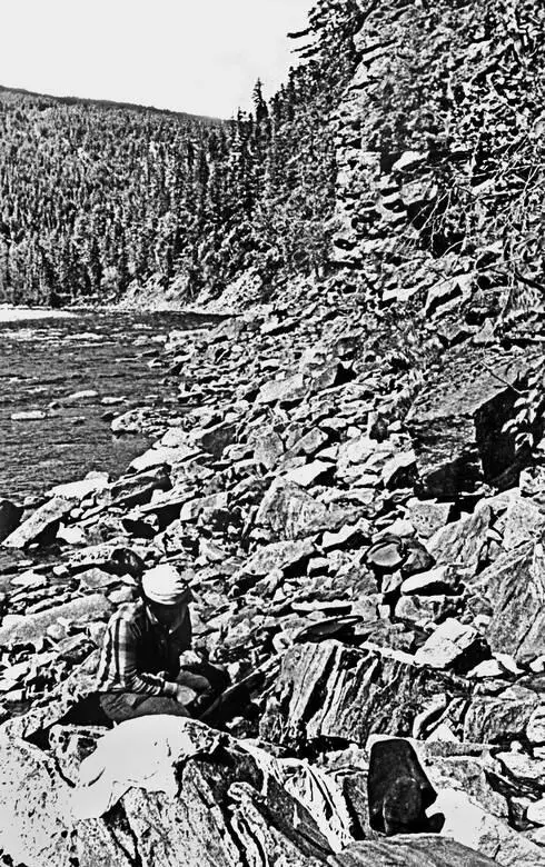 На полевых работах Вода и камень Я восхищаюсь камнями Это потому что я вырос - фото 15