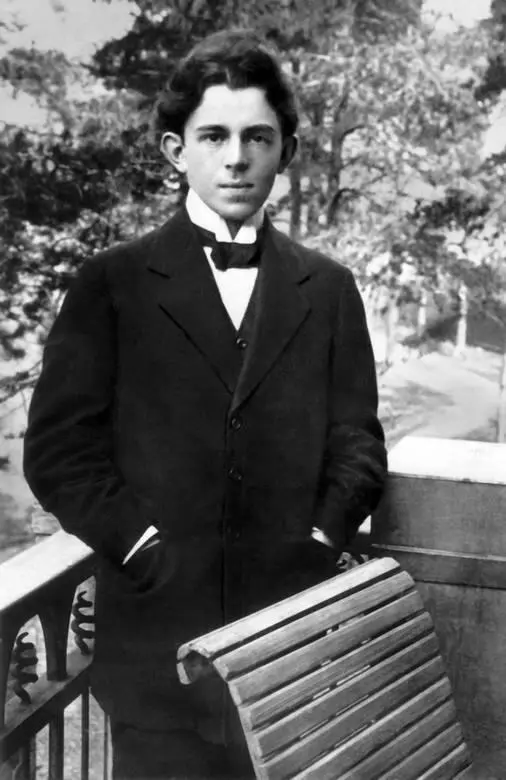 Осип Мандельштам 1910 г Недоволен стою и тих Я создатель миров моих - фото 25