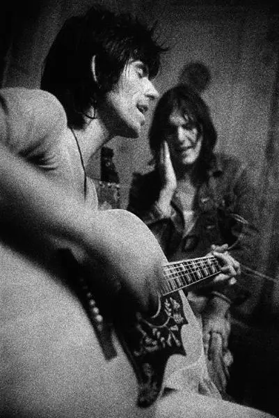 Мы душа в душу с Грэмом Парсонсом приехавшим в гости в Неллькот во время - фото 15