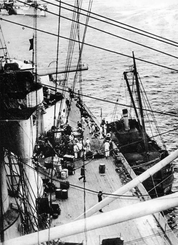 На линейном корабле Айрон Дюк перед выходом в море Лин - фото 161
