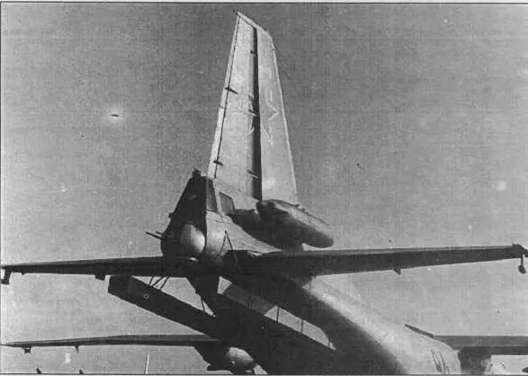Выводные трубы для сброса дипольных отражателей на Ан12БКППС Обтекатели - фото 26