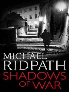 Michael Ridpath Shadows of War обложка книги