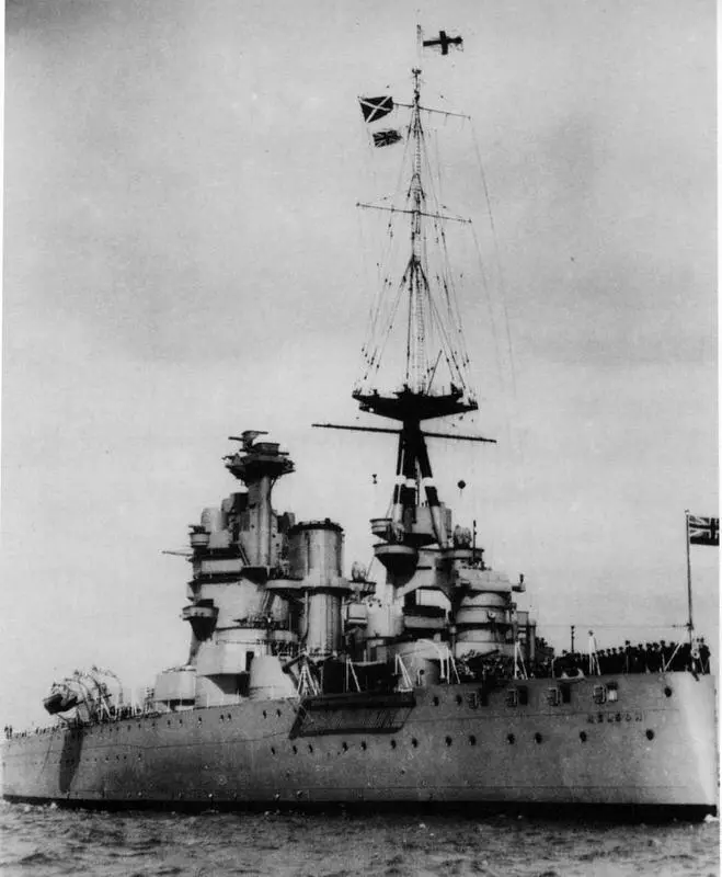 Нельсон 1939 г Линейный корабль Родней На крыше третьей башни башни - фото 53