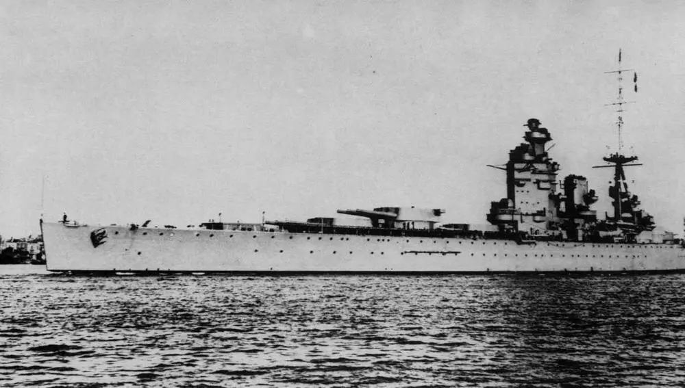 Линейный корабль Нельсон в 1939 вверху и в 1941 г Линейный корабл - фото 55