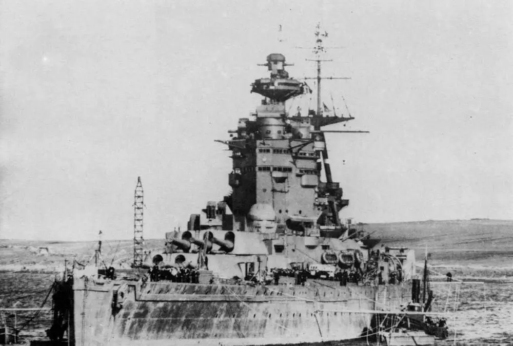 Линейный корабль Нельсон в 1939 вверху и в 1941 г Линейный корабль - фото 56