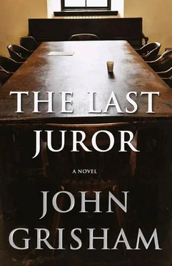 John Grisham The Last Juror обложка книги