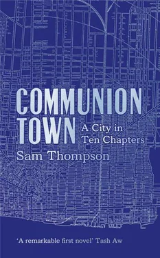 Sam Thompson Communion Town обложка книги