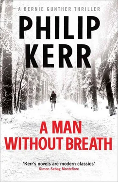 Philip Kerr A Man Without Breath обложка книги