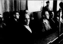 Судебный процесс в августе 1946 года В первом ряду ГМ Семенов Белые - фото 19