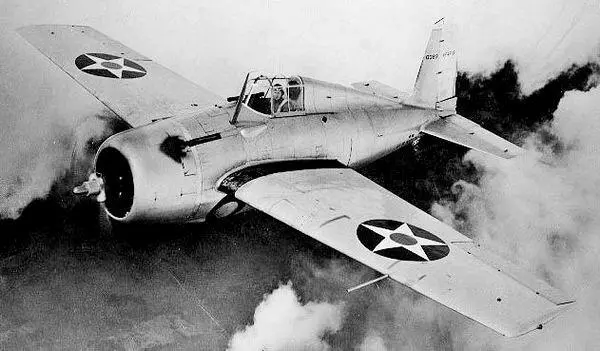 XF4F3 после увеличения площади вертикального оперения и уменьшения элеронов - фото 12