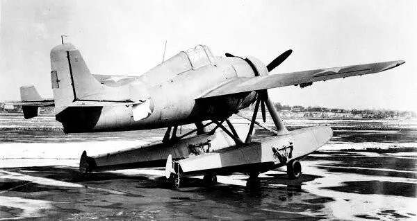 Поплавковый истребитель F4F3S F4F3S на испытаниях 1943 г F4F4 - фото 27