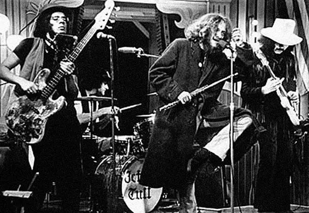 Jethro Tull Rocknroll Circus Hollies Дальше группа Hollies А вот про - фото 205