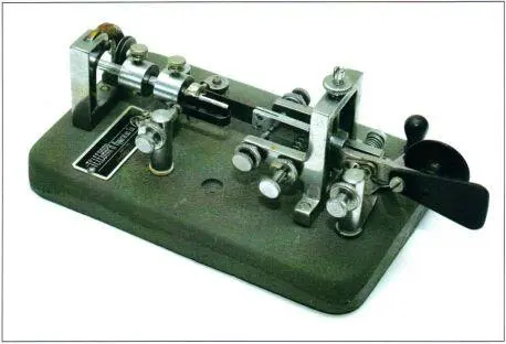 Фото 37 Внешне несколько схожи с Vibroplex Original The 1938 McElroy MacKey - фото 55