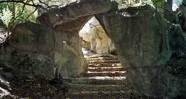 Тропинка в Бревенчатой Хижине По другую сторону бульвара Лорел каньон основание - фото 35