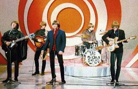 Джин лишённый ритмгитары поёт и стучит в тамбурин Byrds слева направо - фото 182