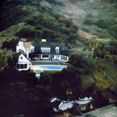 Дом актёра Эррола Флинна После смерти Нельсона роскошный дом пустовал пока не - фото 89