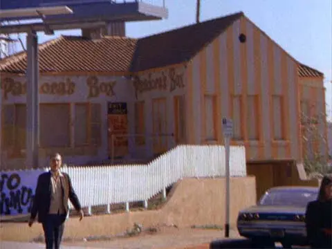 Клуб Ящик Пандоры примерно в 1966 году незадолго до протестов названных - фото 133