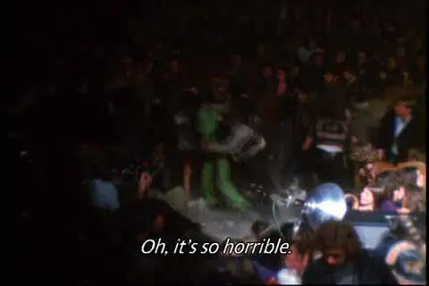 Пассаро погружает нож в верхнюю часть спины Хантера Видите ли 1960е годы - фото 173