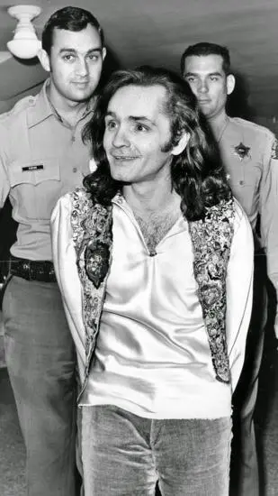 Чарли Мэнсон тогда Чарли Мэнсон сейчас Благодаря Деннису Мэнсон познакомился и - фото 236