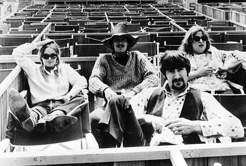 The Mamas and the Papas Тем временем Дэнни Доэрти стал вести популярную - фото 209