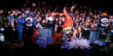 Мик Джаггер на концерте в Альтамонте Калифорния 6 декабря 1969 Двигаемся - фото 85